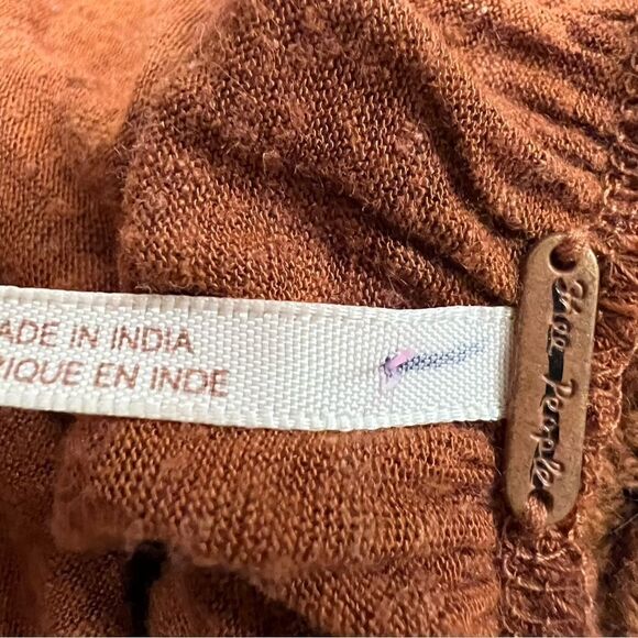 Free People linen blend boho style top.  Size XS - Picture 6 of 8